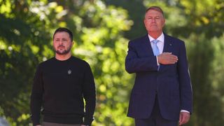 "Am ajuns la 1.000 de zile de război ilegal &icirc;mpotriva Ucrainei". Președinte Klaus Iohannis, mesaj &icirc;mpotriva invaziei ruse. Ce videoclip a postat azi Zelenski