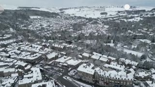 VIDEO Iarnă &icirc;n toată regula &icirc;n vestul Europei! 200 de școli din Marea Britanie au fost &icirc;nchise