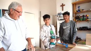 VIDEO &bdquo;Țara te vrea om!&rdquo;. Bunicii, voluntari pentru viitor