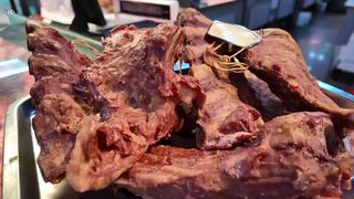 VIDEO &bdquo;Pe primul plan sunt banii&rdquo;. Am ajuns &bdquo;v&acirc;nători de oase&rdquo;