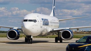Un avion TAROM cu destinația Timișoara a aterizat la Cluj-Napoca, din cauza v&acirc;ntului