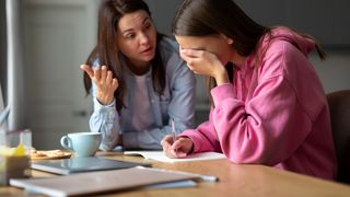 VIDEO &bdquo;A venit vremea ca adolescenții să fie ascultați&rdquo;.  Psihologul Cristian Andrei lansează un proiect despre parenting la nivel național