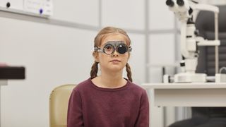 VIDEO „Trebuie să fim foarte atenți”. Copiii, tot mai des în cabinetele medicilor oftalmologi