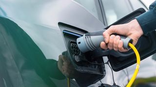 &Icirc;ncărcarea unei mașini electrice acasă: Avantaje și costuri&nbsp;