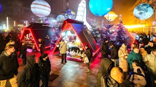 VIDEO Craiova se pregătește de sărbători: Târgul de Crăciun aduce magie și tradiție în centrul orașului