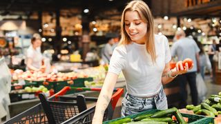 VIDEO &bdquo;Zahărul deja a crescut cu 6%&rdquo;. Sărbătorile aduc scumpiri