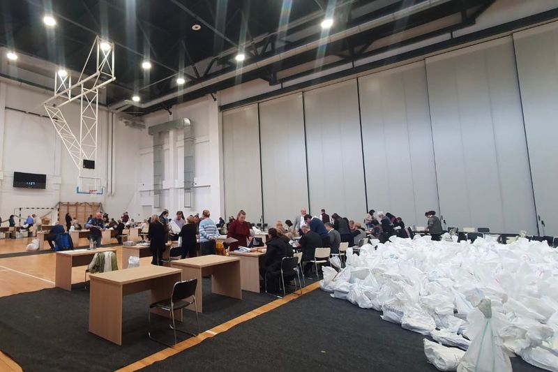  Primele imagini de la procesul-mamut de renumărare a voturilor