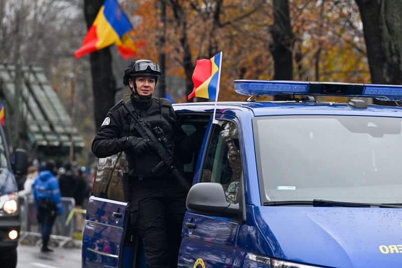 La mulți ani, România! De Ziua Națională, românii sunt chemați să aleagă în ce direcție va merge țara de acum înainte