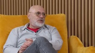 VIDEO Primele semne că partenerul e interesat de altcineva