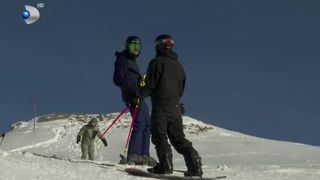 VIDEO Pe schiuri și placă, turiștii au luat cu asalt cele mai mari p&acirc;rtii din țară