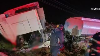 VIDEO Tânăr mort într-un impact frontal