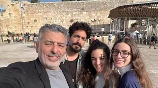 VIDEO &bdquo;Dacă fiica mea nu mă sună de trei ori pe zi...&rdquo;. Joseph Hadad, file de viață