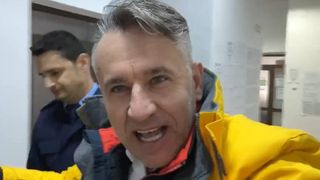 VIDEO Dosar penal pentru un lider AUR care a spus că "ar trebui să aruncăm &icirc;n aer clădirile astea", referindu-se la sediul Prefecturii și al BEJ