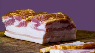 Șuncă fiartă &icirc;n zeamă de varză - rețetă