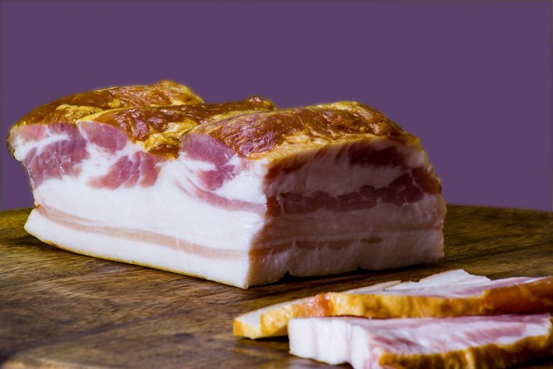 Șuncă fiartă în zeamă de varză - rețetă