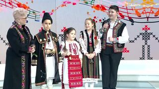 VIDEO Valeria Arnăutu, colind alături de cursanți