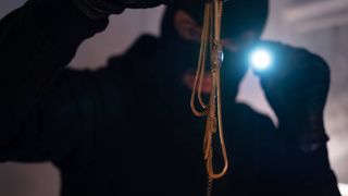 A aflat că este căutată de 9 ani de polițiștii din Belgia când a vrut să își facă pașaport. Cazul șocant prin care trece o româncă, condamnată la închisoare