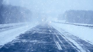 Cod galben și portocaliu de vânt, viscol și polei în România. Harta atenționărilor meteo