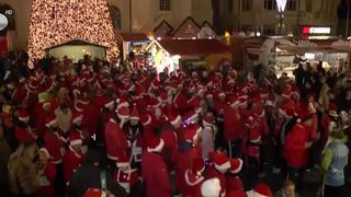 VIDEO „Vă mulțumim că alergați pentru noi”. Maraton cu 200 de Moși Crăciun