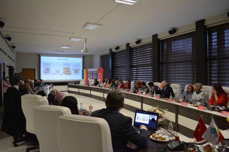 Institutul Yunus Emre și Inspectoratul Școlar General din Istanbul stabilesc punți de limbă și cultură între Türkiye și România