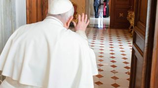 O t&acirc;nără sinucigașă, aruncată &icirc;n aer &icirc;nainte de vizita Papei