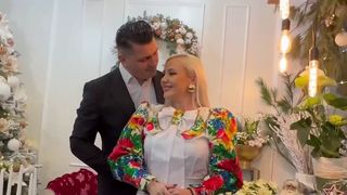 VIDEO „Încercăm să trăim sărbătorile la intensitate maximă”. Adina Popovici și Mihai Sicoe, pregătiri pentru Crăciun