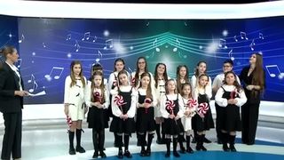 VIDEO Micuții bucovineni colindă alături de Temișan