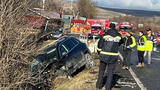 Plan Roșu de intervenție în Sibiu. 4 mașini distruse într-un accident cumplit