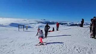 VIDEO A &icirc;nceput vacanța pe p&acirc;rtie