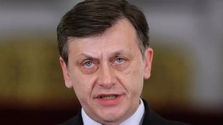 Ultimul deceniu din viața lui Crin Antonescu. Ce a făcut candidatul propus de coaliție la alegerile prezidențiale: "Nu credeam că voi reveni în politică"