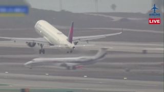 VIDEO Tragedie aviatică evitată la secundă