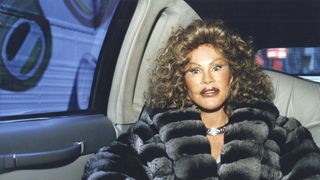 Jocelyn "Catwoman”, vedeta renumită pentru operațiile estetice care au transformat-o în "felină" 