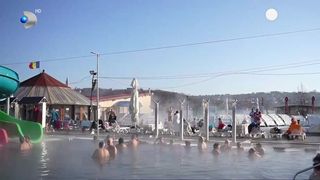 VIDEO „Mereu venim aici”. Relaxare în ape termale