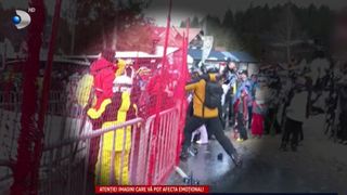 VIDEO Bătaie la telegondolă din cauza aglomerației. Scene ireale la Poiana Brașov