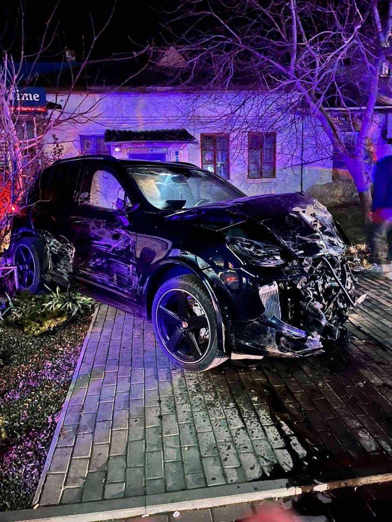 Mașina Porsche, condusă de șoferul criminal