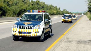 Două fete minore și-au incendiat mortal tatăl după ce acesta le-ar fi abuzat