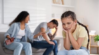 VIDEO &bdquo;&Icirc;și dă seama că el nu are opțiuni&rdquo;.  Efectele divorțului asupra copilului