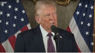 VIDEO Trump o ia pe urmele lui Putin. Nu exclude folosirea forței militare pentru a pune mâna pe Groenlanda sau Canalul Panama. A publicat o hartă cu Canada inclusă în SUA!