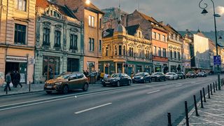 O nouă taxă pentru șoferii români. Din 15 ianuarie nu vor mai putea circula pe anumite drumuri fără ea