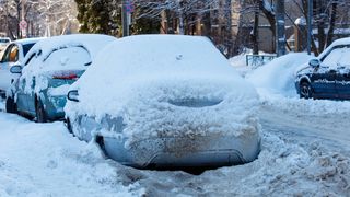 VIDEO Vremea schimbă foaia. Cod galben de v&acirc;nt și viscol