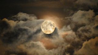 Fazele lunii februarie 2025