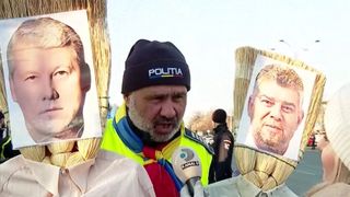 VIDEO Polițiștilor le-a ajuns cuțitul la os. Au ieșit în stradă după ce au rămas fără sporuri de weekend și sărbători: „Ni se taie între 1500 și 2000 de lei”