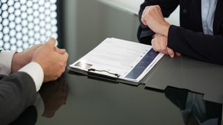 VIDEO &bdquo;Angajatorul trebuie să se adapteze la piața muncii&rdquo;. Tinerii schimbă joburile ca pe șosete