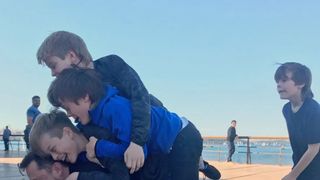 Copiii lui Elon Musk: tripleții Kai, Saxon și Damian