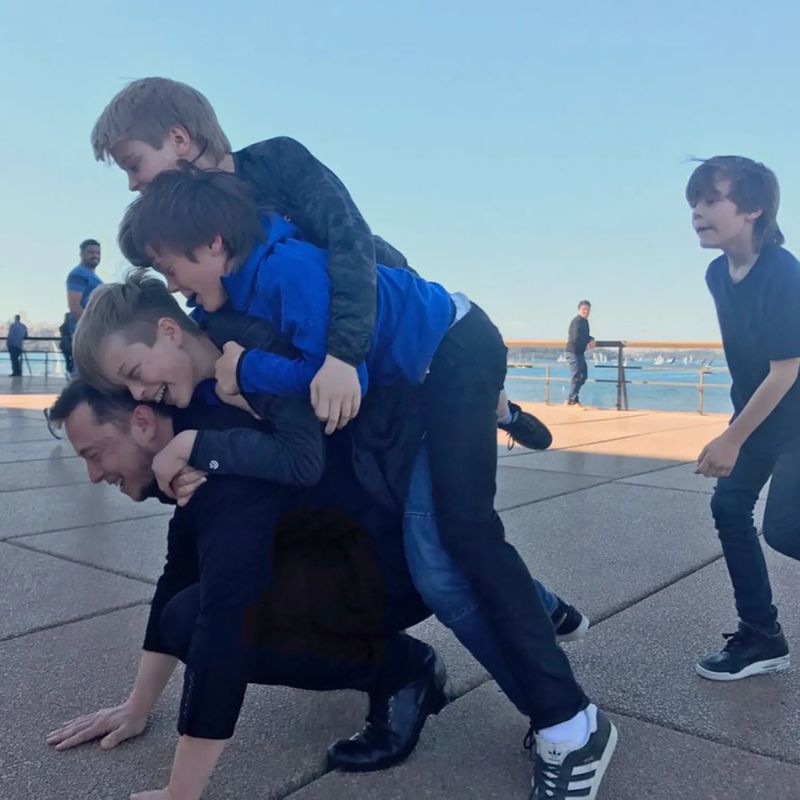 Copiii lui Elon Musk: tripleții Kai, Saxon și Damian