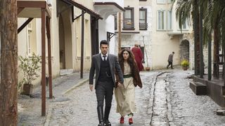 Astă seară, de la ora 20:00, &icirc;n serialul &rdquo;Aziz&rdquo;, Acțiunile lui Pierre fac ravagii &icirc;n familia Payidar