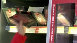 VIDEO M&acirc;ncăm boală pe p&acirc;ine. Consumul alimentelor ultra procesate afectează sănătatea