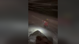 A apucat să sune la 112! Un bărbat din Dolj este căutat de noaptea trecută &icirc;n munții Bucegi, după ce s-a rătăcit &icirc;ntre Babele si V&acirc;rful Omu