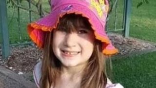 VIDEO O fetiță de 8 ani a pierit după ce părinții ei au vrut să o vindece de diabet prin rugăciuni