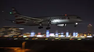 VIDEO Avion American Airlines cu 64 de oameni la bord, prăbușit într-un râu la Washington, după ciocnirea cu un elicopter militar. Reacția lui Donald Trump
